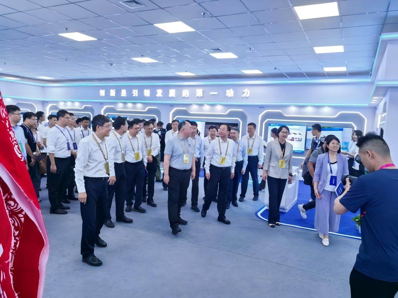 河南省“豫你攜手創(chuàng)贏未來(lái)”大學(xué)生創(chuàng)新創(chuàng)業(yè)大賽斬獲佳績(jī) 一銀兩銅彰顯創(chuàng)新實(shí)力，數(shù)字文化創(chuàng)意內(nèi)容應(yīng)用服務(wù)脫穎而出